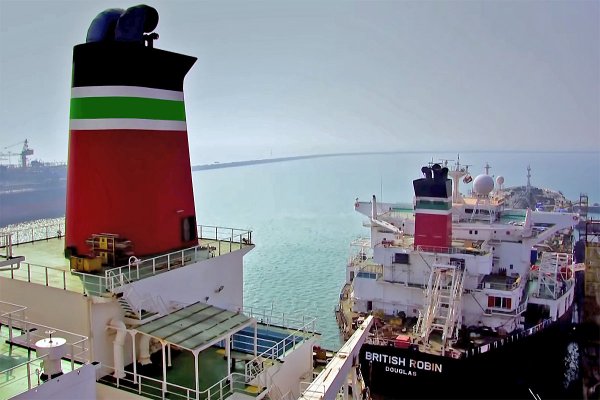 Po atakach Huti koncern naftowy BP zawiesza transport ropy przez Morze Czerwone