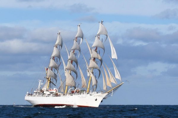Dar Młodzieży pierwszy na mecie drugiego wyścigu The Tall Ships Races