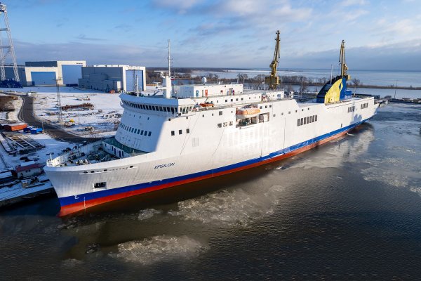 Prom ro-pax Epsilon wyłączony z eksploatacji przez kolizję z pirsem w Trelleborgu