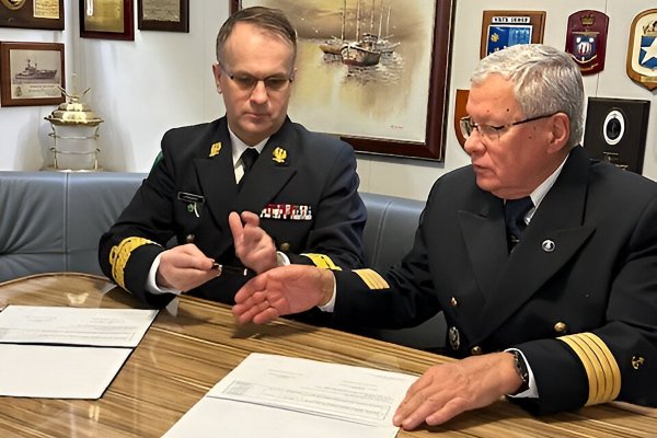 Współpraca służb hydrograficznych i wsparcia nawigacji na rzecz bezpieczeństwa morskieg...