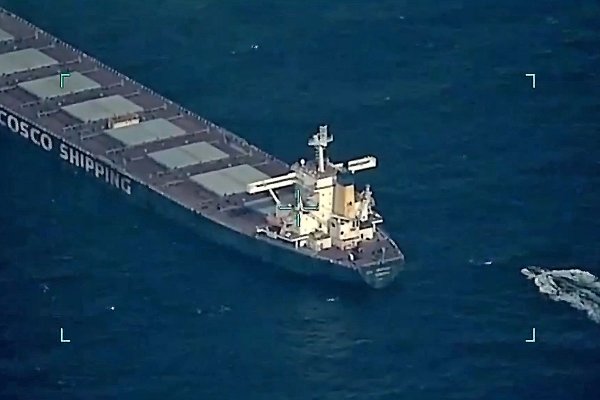 Komandosi indyjskiej marynarki odbili statek porwany przez somalijskich piratów
