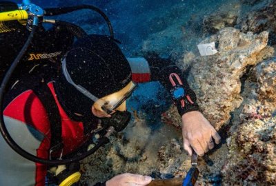 Podwodni archeolodzy z UMK badają wrak statku z epoki brązu