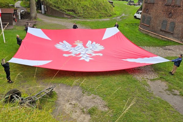 15 sierpnia na Latarni Morskiej w Świnoujściu załopocze Chorągiew Wojska Polskiego!