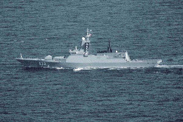 Marynarka wojenna i lotnictwo Wielkiej Brytanii monitorowały rosyjskie okręty w pobliżu...