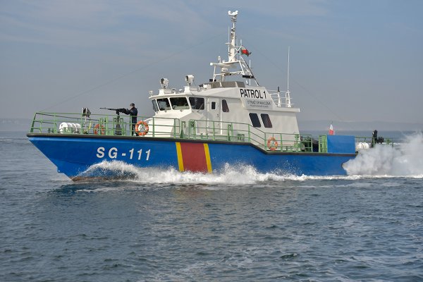 Łódź rybacka zawrócona z zatoki przez Straż Graniczną