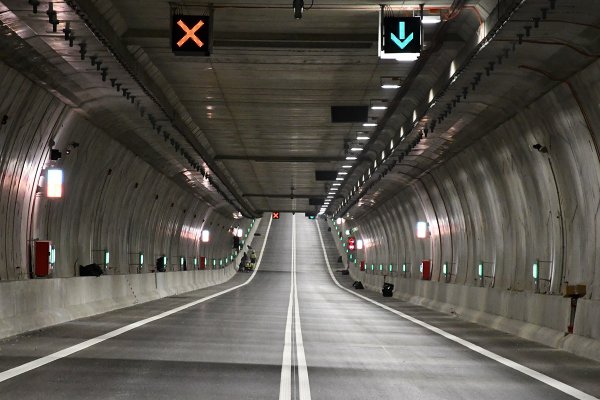 Świnoujście: Blisko 2,5 mln pojazdów przejechało tunelem w ciągu pół roku