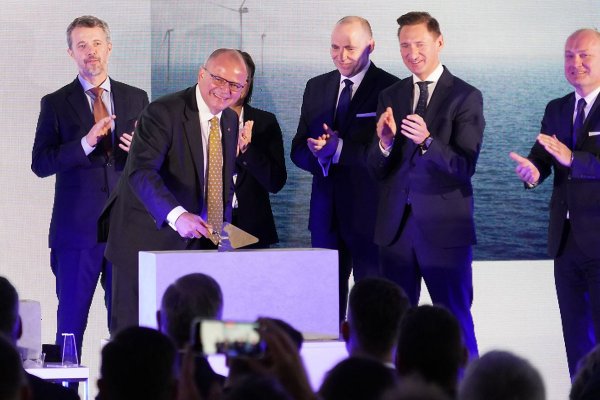 Kamień węgielny pod fabrykę gondoli turbin offshore wind Vestas z udziałem króla Danii ...