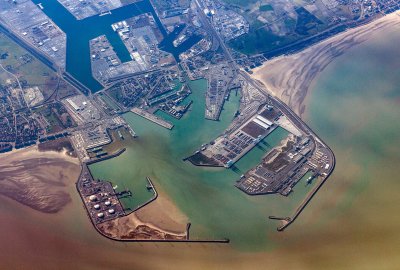 Zeebrugge Protestujący rolnicy przestają blokować port Zeebrugge