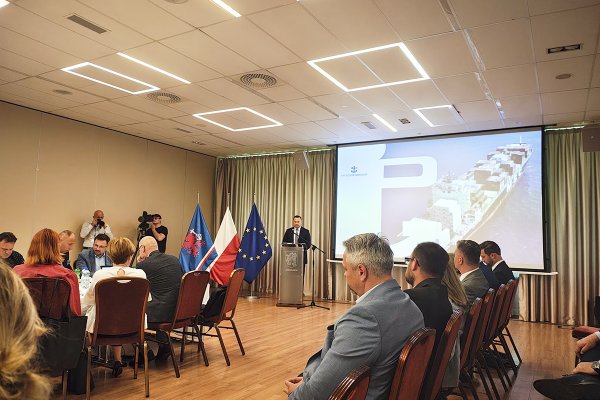 Nowe otwarcie w relacjach z mieszkańcami Świnoujścia ws. głębokowodnego terminalu konte...