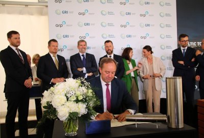Gdańsk: Wmurowanie kamienia węgielnego pod budowę Fabryki Morskich Wież ...