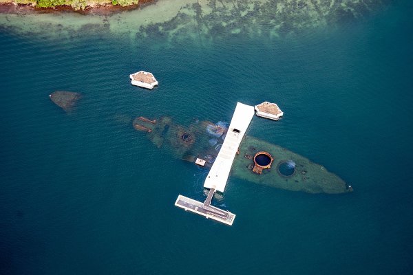 Zmarł ostatni żołnierz, który przeżył japoński atak na Pearl Harbor na USS Arizona...