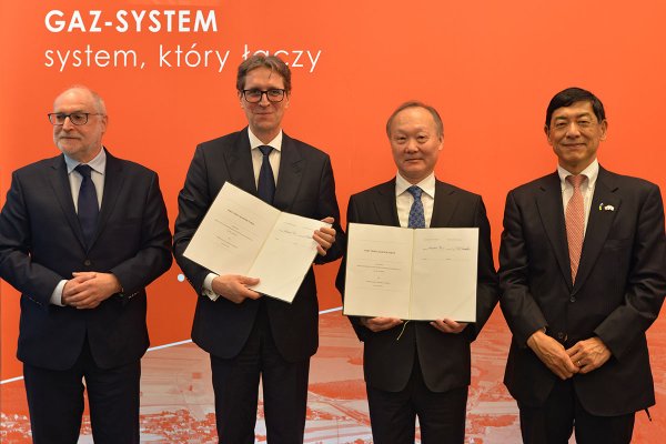 Gaz-System podpisał umowę czarteru pierwszej w Polsce jednostki FSRU