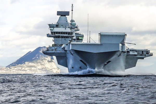 Niezadowolenie Hiszpanii w związku z brytyjskimi manewrami u brzegów Gibraltaru