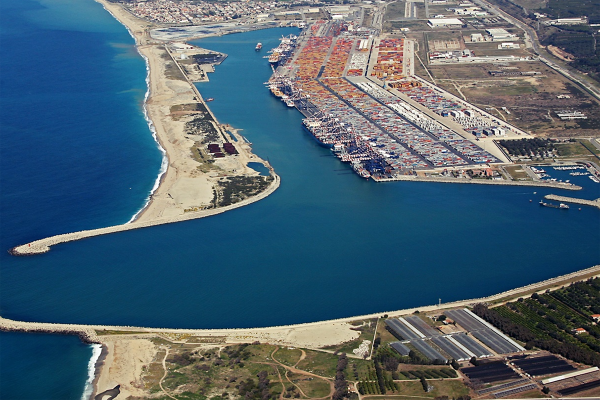 We włoskim porcie zarekwirowano chińskie drony wojskowe, płynące do Bengazi