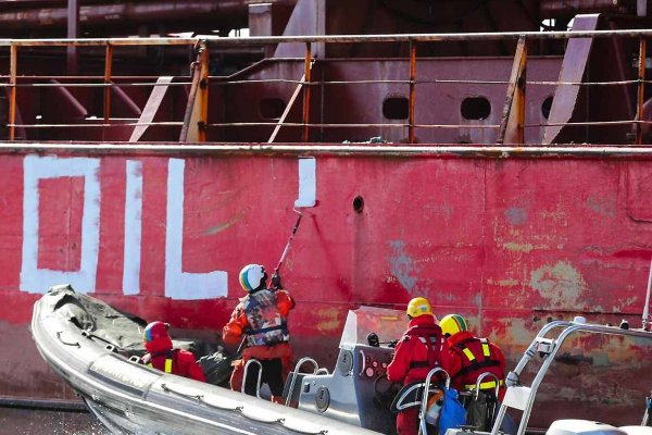 Greenpeace przeprowadził w Szwecji akcję przeciwko tankowaniu rosyjskiej floty cieni