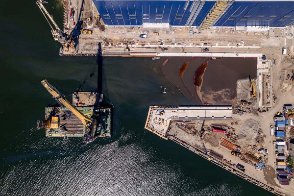 W Porcie Gdynia trwa budowa nowej wnęki dla pływającego doku