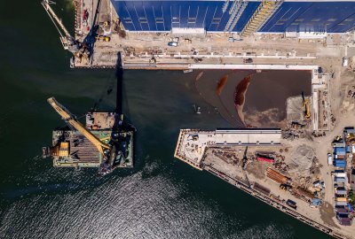 W Porcie Gdynia trwa budowa nowej wnęki dla pływającego doku
