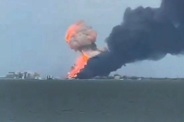 Atak na prom ze zbiornikami paliwa