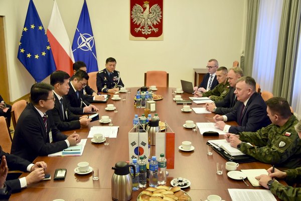 Wiceszef MON spotkał się z delegacją koreańską ws. kontraktów zbrojeniowych