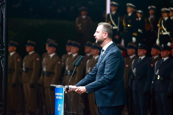 Szef MON: Sprawdzone sojusze, silna armia - to odpowiedź na wezwanie płk Sobocińskiego,...