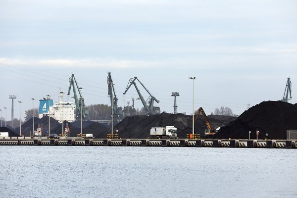 Gdańsk: Pył węglowy – narada w Urzędzie i nowe pomysły Portu