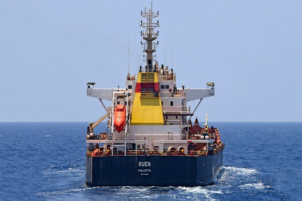 Marynarka wojenna Indii ''przechwyciła'' statek porwany przez piratów