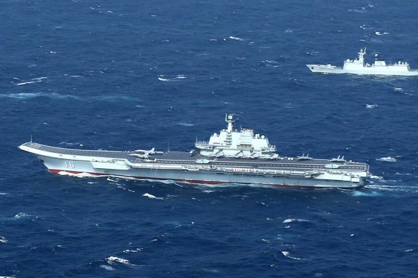 Chiński lotniskowiec wpłynął na wody Tajwanu