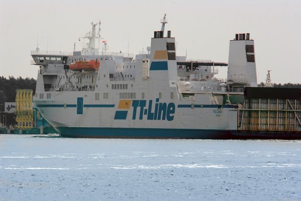 [AKTUALIZACJA] Mężczyzna, który blokował wypłynięcie promu ze Świnoujścia, zatrzymany...