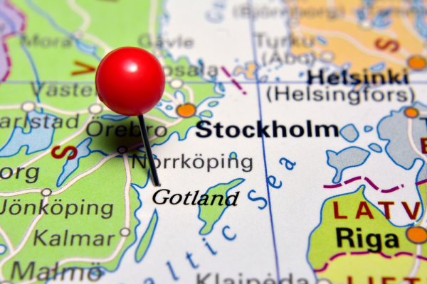 Na Gotlandii wojsko z szefami 20 urzędów ćwiczą obronę w terenie