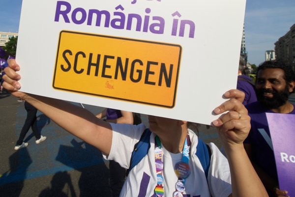 România este inclusă de duminică în spațiul aerian și maritim Schengen