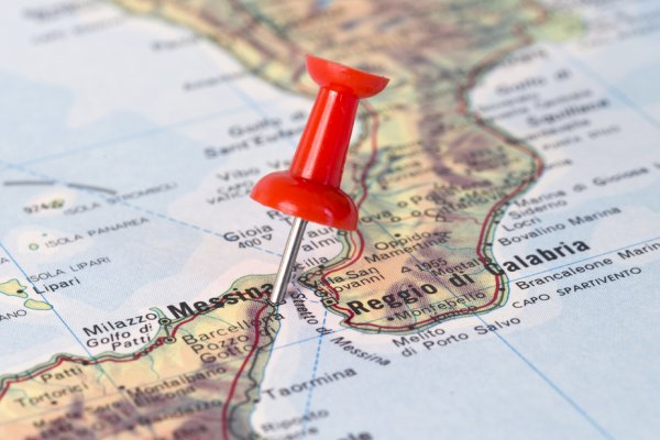 Włochy: 450 domów przeznaczono do zburzenia na Sycylii i w Kalabrii pod budowę mostu