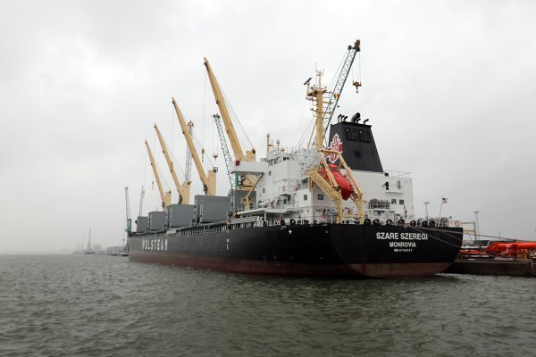 PŻM: Około tysiąca marynarzy spędzi Boże Narodzenie na morzach, ocenach i w portach...