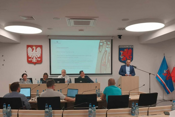 Świnoujście: Rada Miasta powołuje ekspertów ws. Głębokowodnego Terminalu Kontenerowego...