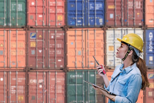 20 proc. zatrudnionych w sektorze transportowym to kobiety; branża stopniowo się femini...