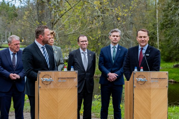 Sikorski: potrzeba lepszych regulacji dla statków handlowych i operacji ...