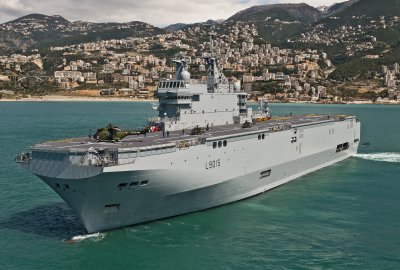 Do Kopenhagi zawinął francuski desantowiec Mistral