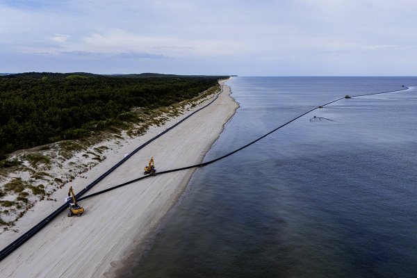 Ponad 200 tonowe rury dla MFW Bałtyk 2 i 3 przetransportowane do Polski