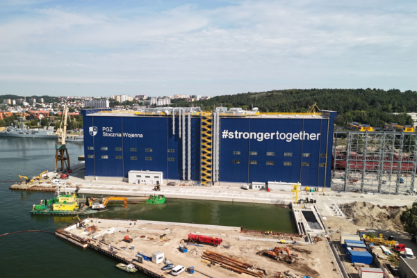Koncern Hanwha Ocean podpisał memoranda z dwoma polskimi stoczniami