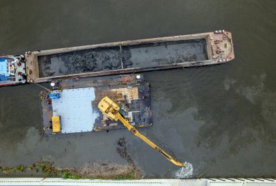 Trwają prace na torze wodnyn na rzece Elbląg