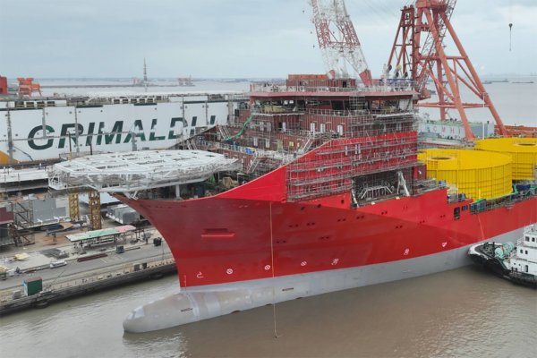 Nowy kablowiec dla armatora Jan De Nul zwodowany w Chinach