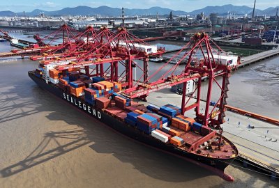 Chiny testują ekspresową trasę do Europy przez topniejącą Arktykę