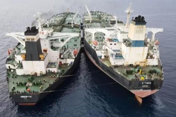 Objęty sankcjami irański tankowiec wystawiony na aukcję wraz z ładunkiem