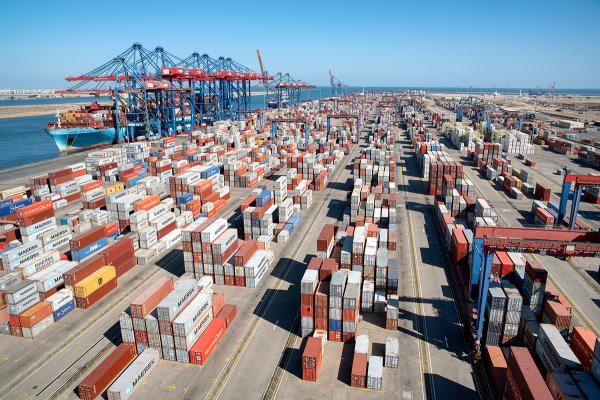 Terminal kontenerowy na Kanale Sueskim zainaugurował działalność po rozbudowie