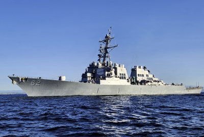 Iran: Amerykański okręt wojenny zmuszony do zmiany kursu