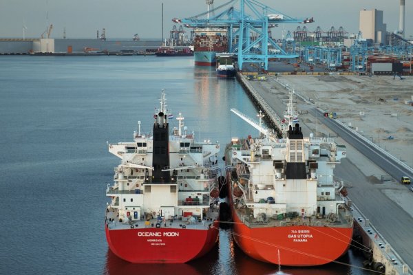 Port w Rotterdamie przygotowuje się do bezpiecznego bunkrowania amoniaku