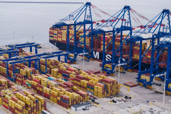 Drugi, nowy serwis oceaniczny MSC obsłużony na nabrzeżu T3