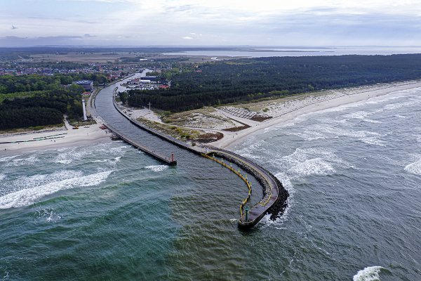Podpisano umowę na przebudowę wejścia do portu w Łebie
