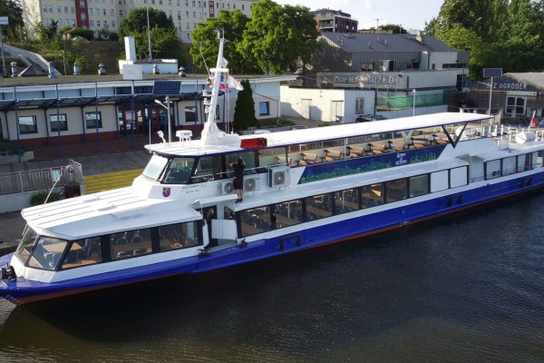 Tramwaj wodny Szczecin-Nowe Warpno-Świnoujście przewiózł 6 tys. osób