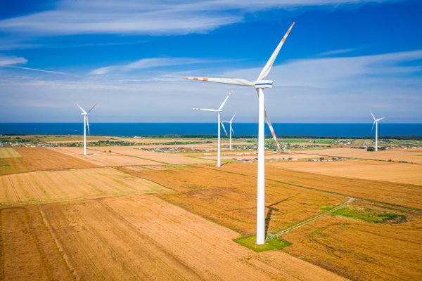 „Economist”: Polska zmienia kierunek polityki z Europy Środkowej na Bałtyk