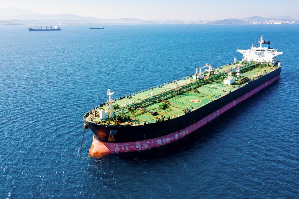 Sankcje wywołują wzrost ilości rosyjskiej ropy zalegającej na morzu